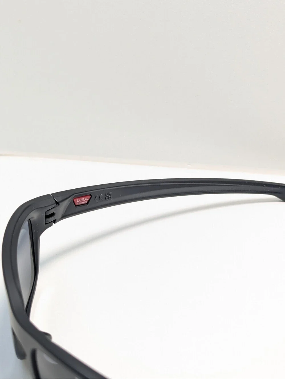 Oakley Sliver Dark Gray UV Black Outdoor Wraparound Men's Sports Sunglasses
